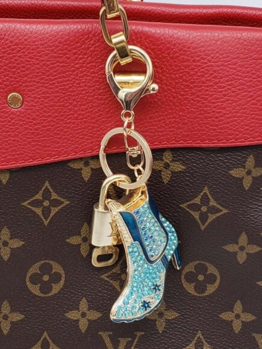 Louis Vuitton Gold Padlock 🔒 Key Set Authentic LV +Unbranded Shoe BootsKeychain - Picture 11 of 11